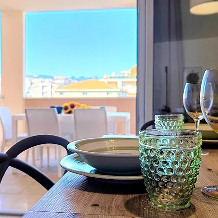 Giale Mare شقة غْروتّامّاري